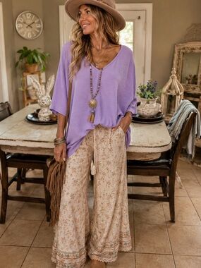 Zenana Outfitters Lavender V-Neck Top.